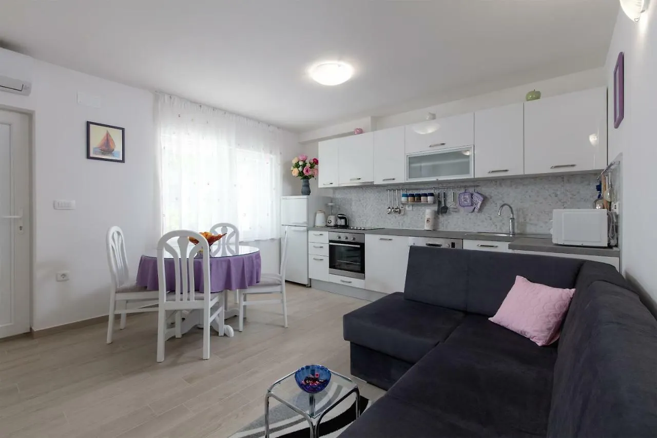 Fully Renovated Apartment Grgo Split
